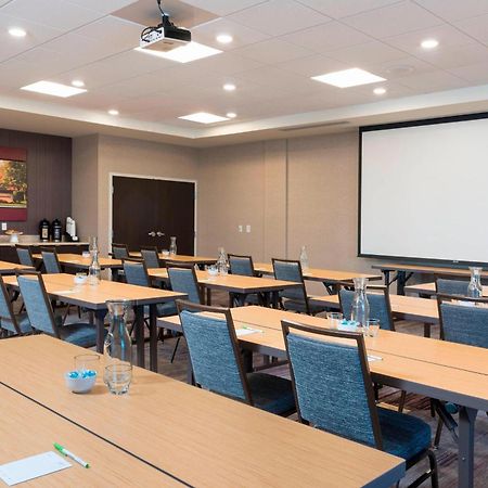 Courtyard By Marriott Mt. Pleasant At Central Michigan University Mount Pleasant Bagian luar foto