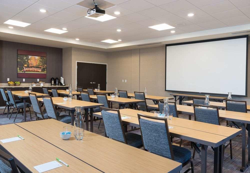 Courtyard By Marriott Mt. Pleasant At Central Michigan University Mount Pleasant Bagian luar foto