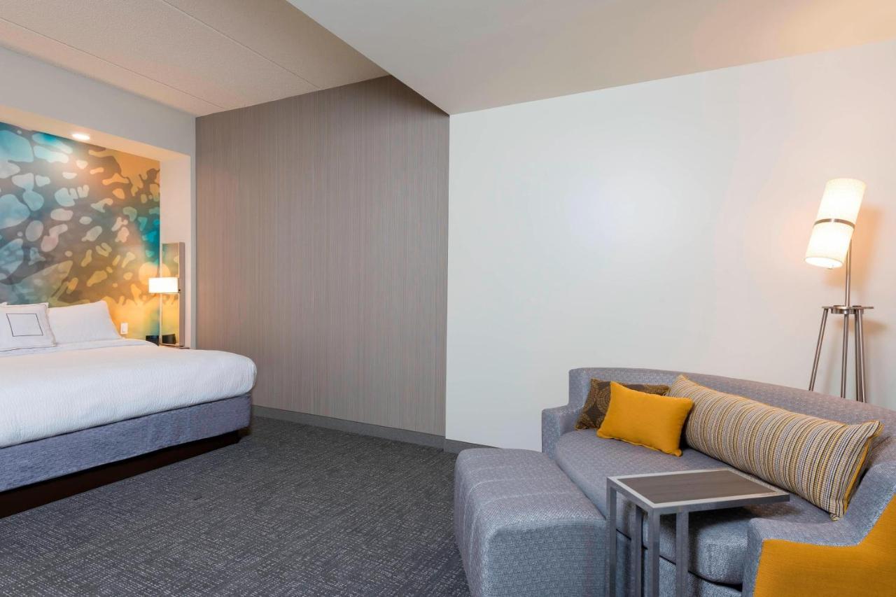 Courtyard By Marriott Mt. Pleasant At Central Michigan University Mount Pleasant Bagian luar foto
