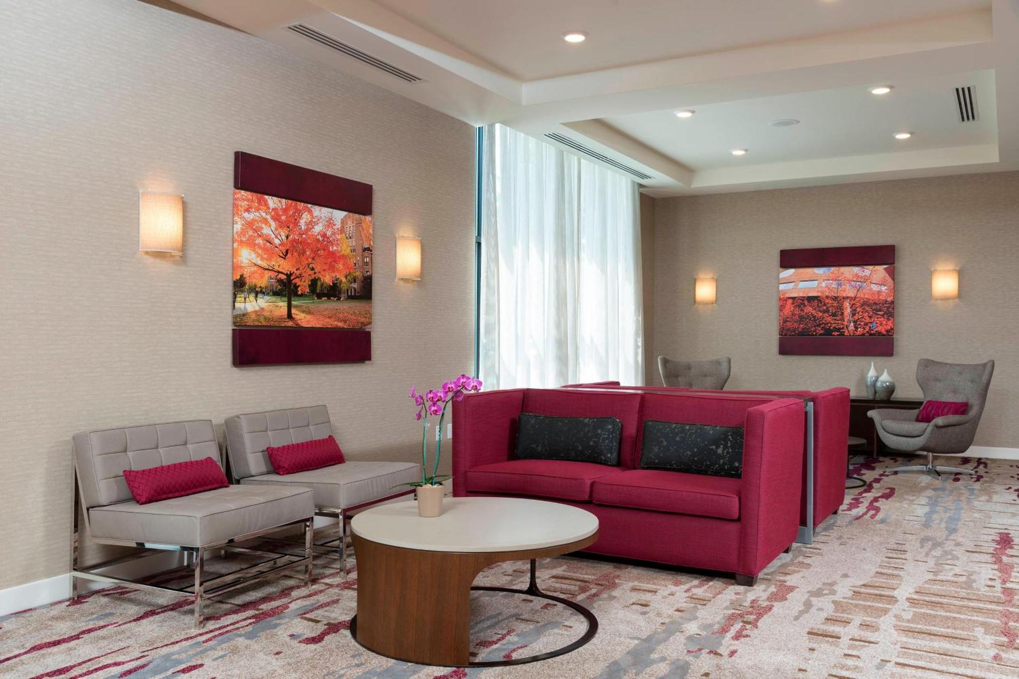 Courtyard By Marriott Mt. Pleasant At Central Michigan University Mount Pleasant Bagian luar foto