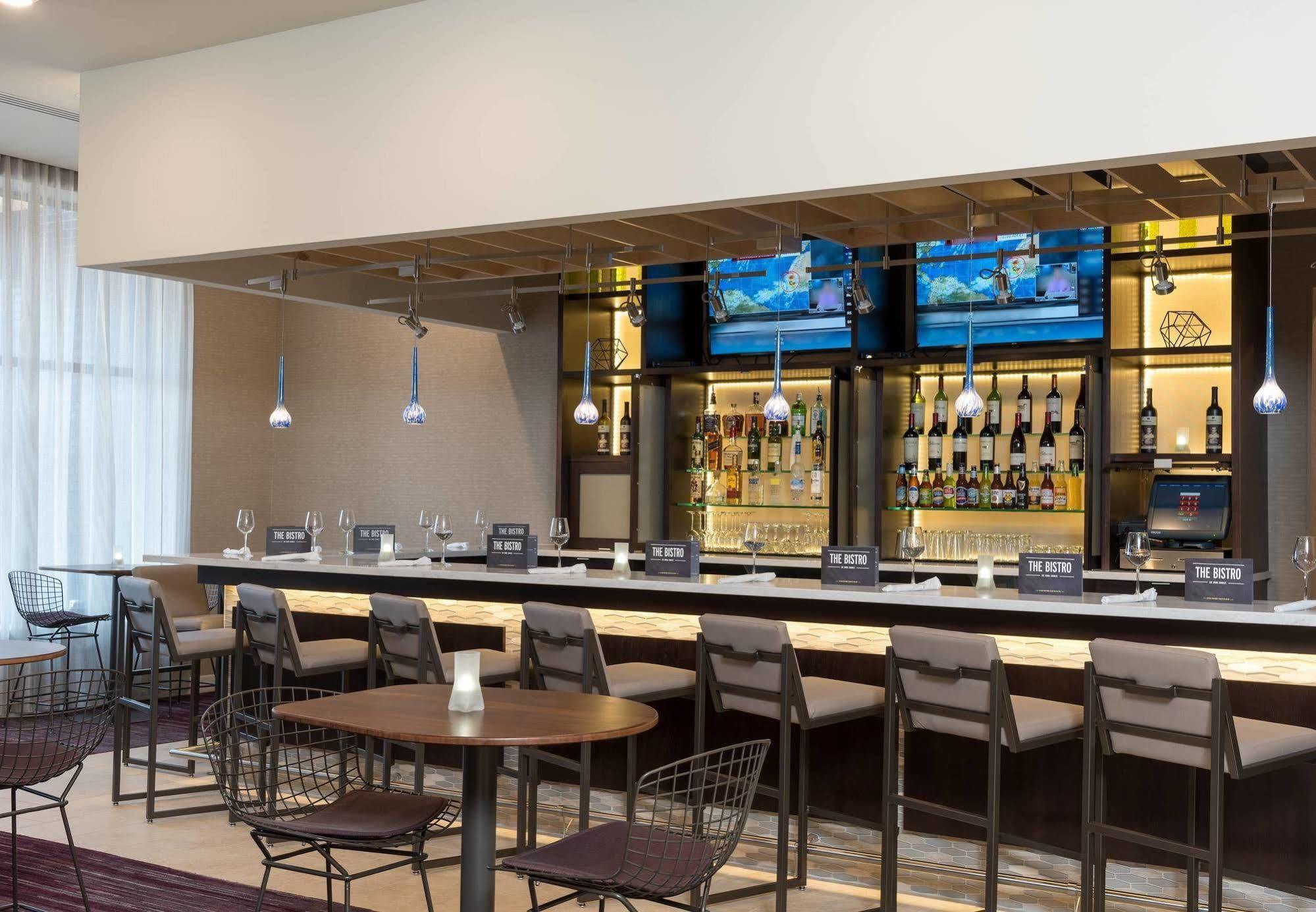 Courtyard By Marriott Mt. Pleasant At Central Michigan University Mount Pleasant Bagian luar foto