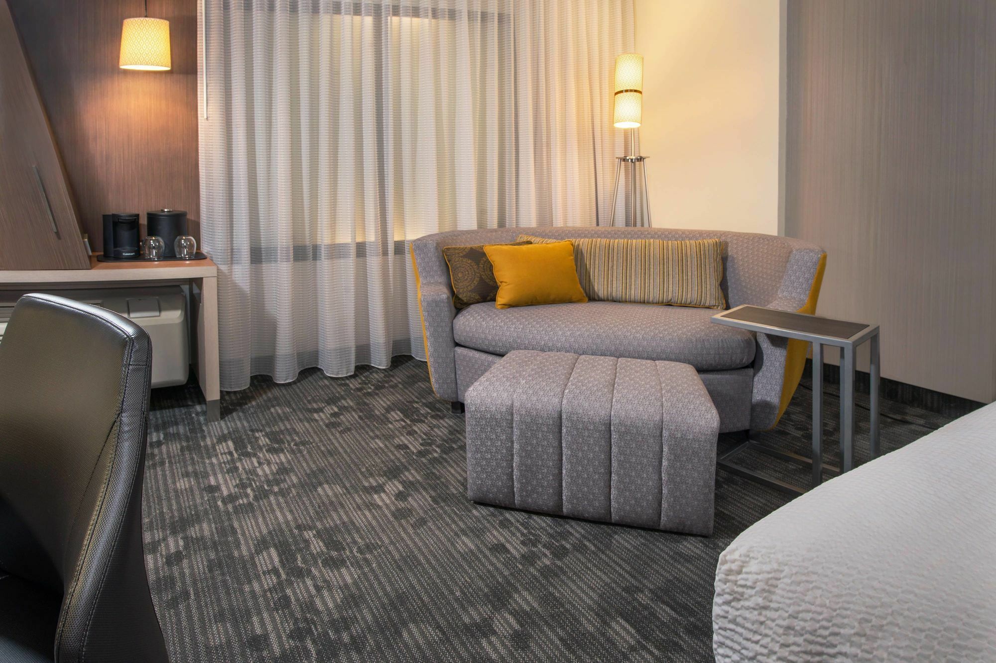 Courtyard By Marriott Mt. Pleasant At Central Michigan University Mount Pleasant Bagian luar foto